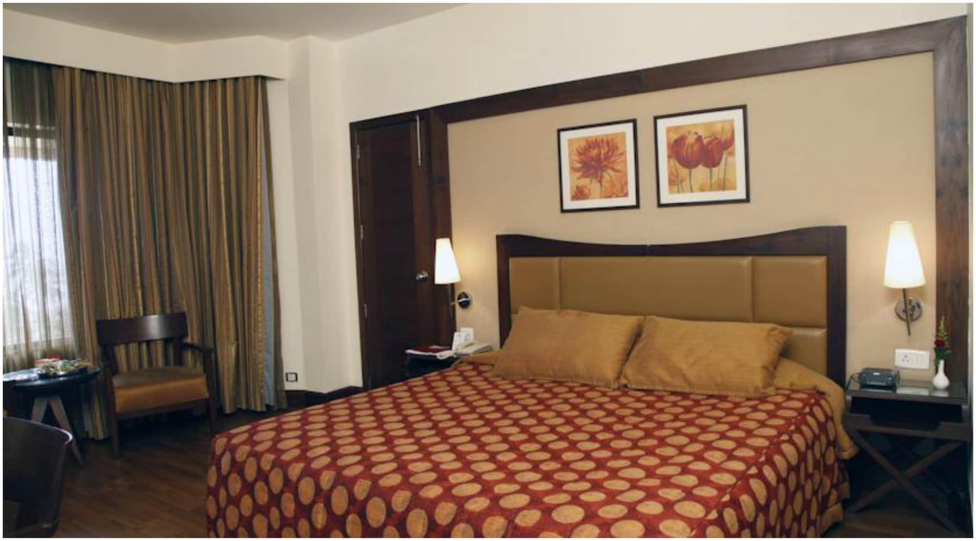 The Retreat Hotel & Convention Centre Mumbai Exterior foto