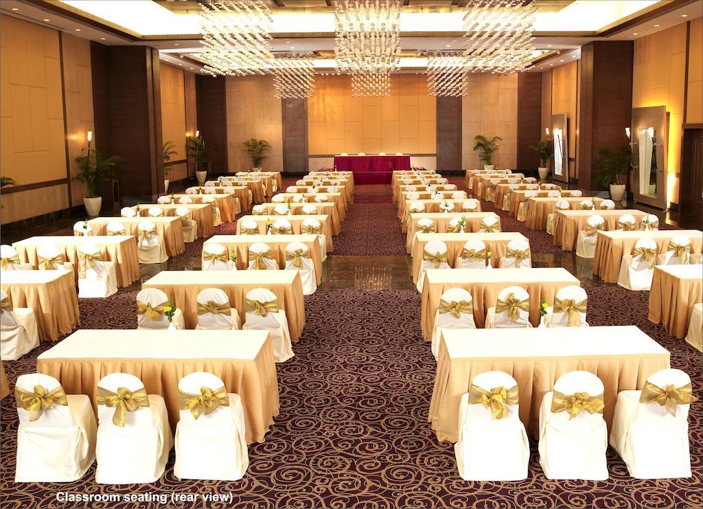 The Retreat Hotel & Convention Centre Mumbai Exterior foto