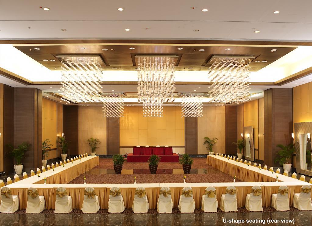The Retreat Hotel & Convention Centre Mumbai Exterior foto