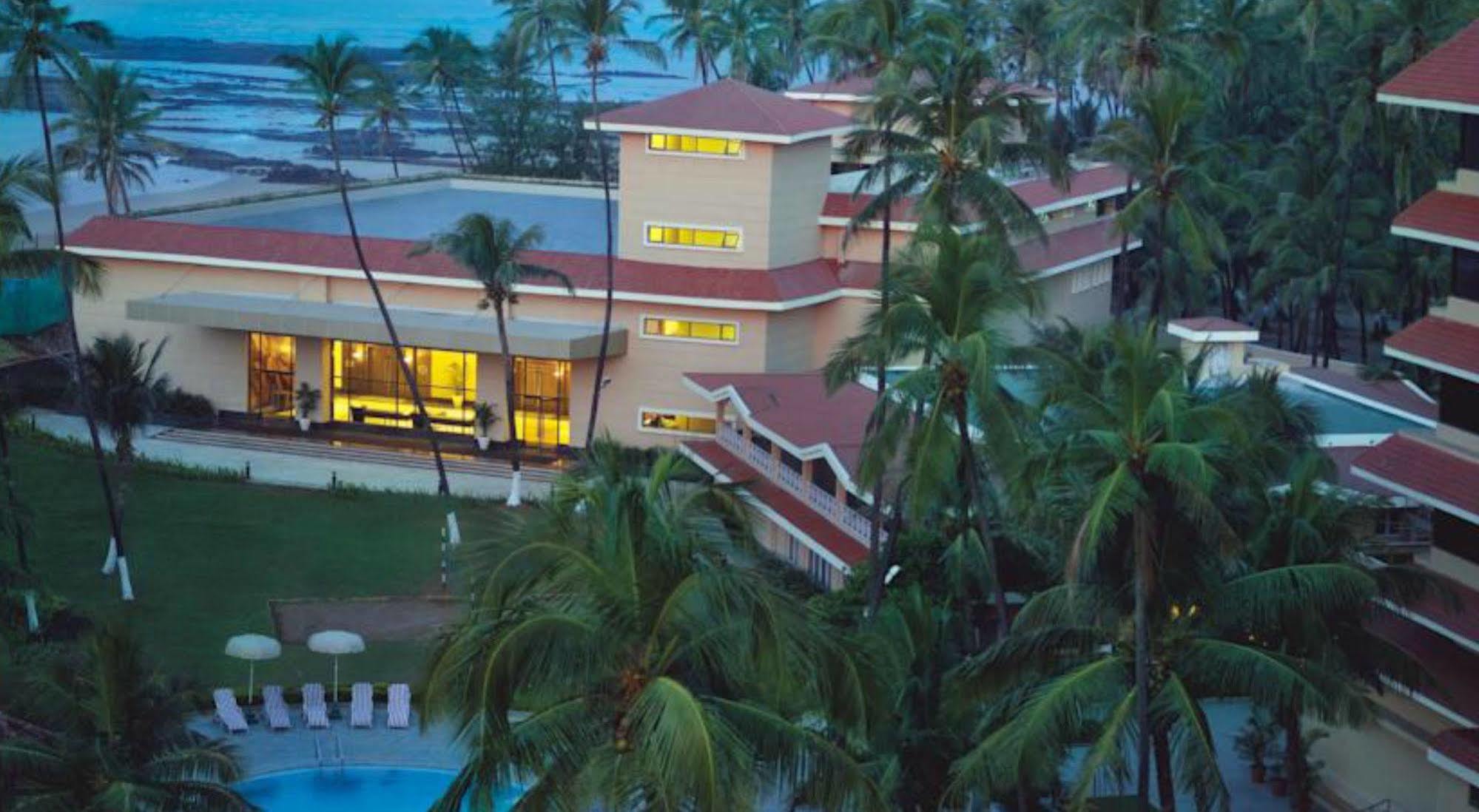 The Retreat Hotel & Convention Centre Mumbai Exterior foto