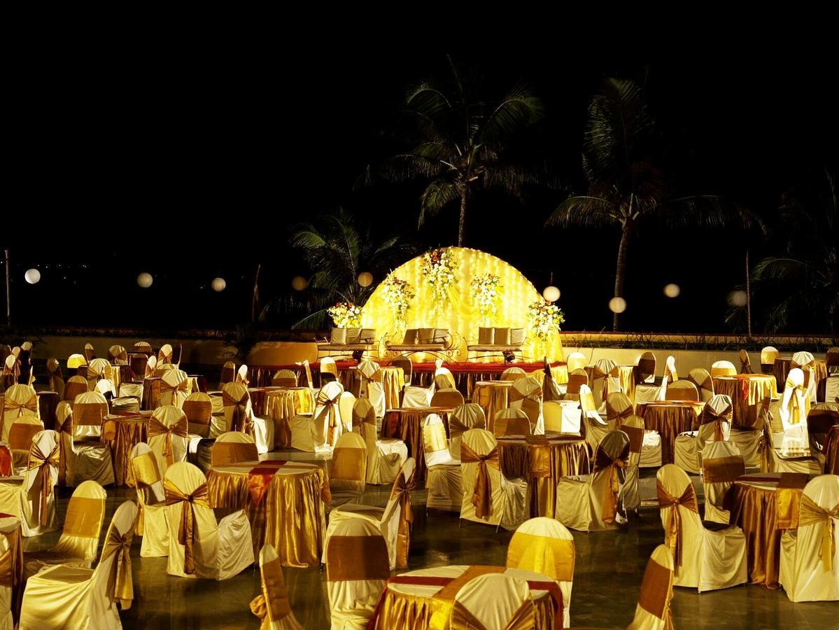 The Retreat Hotel & Convention Centre Mumbai Exterior foto