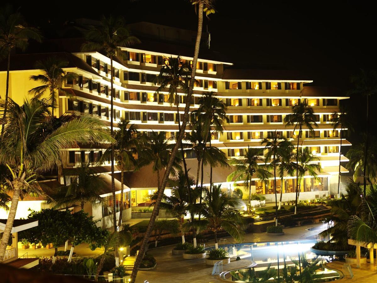 The Retreat Hotel & Convention Centre Mumbai Exterior foto
